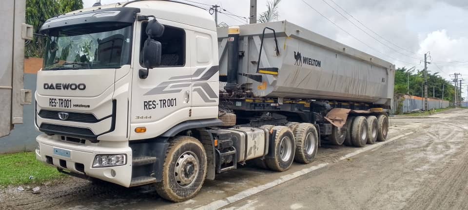 Tracteur Daewoo Maximus avec Benne Wielton